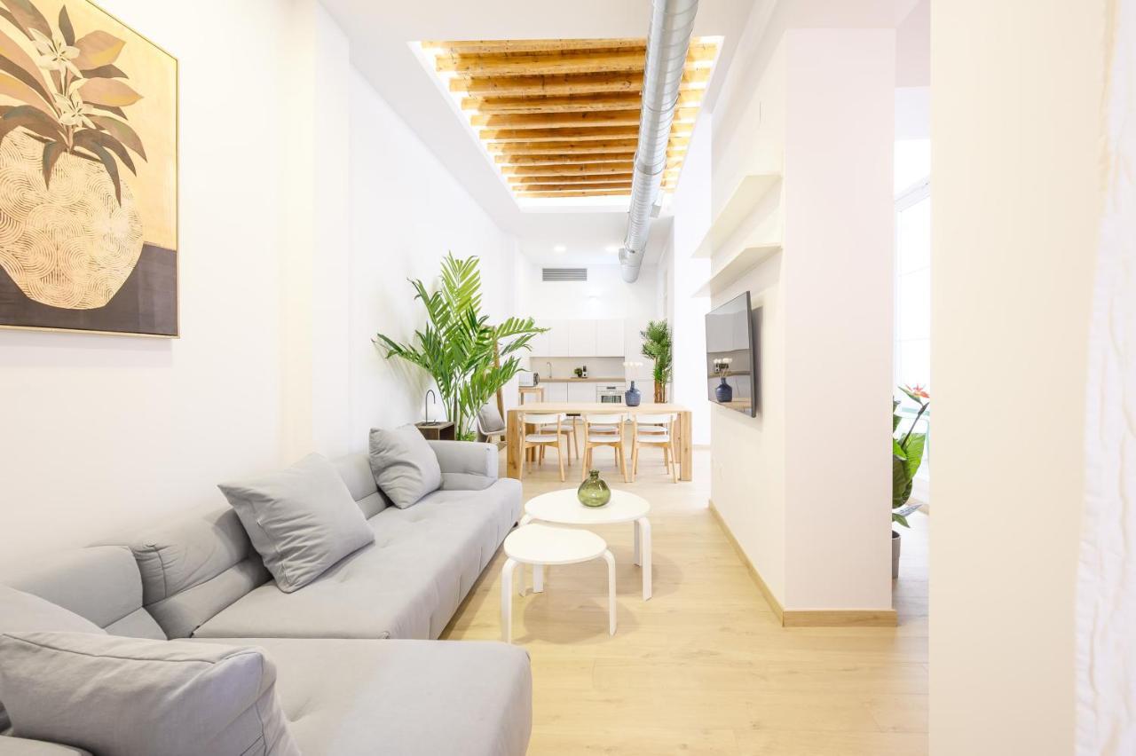 Modern 3 Bedroom, City Center With Patio & High Ceilings By 10Tosea Málaga Exteriör bild